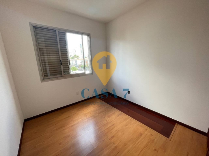 Apartamento à venda com 3 quartos, 95m² - Foto 2