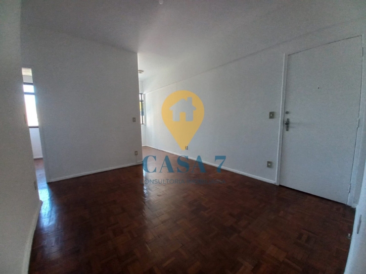 Apartamento à venda com 2 quartos, 75m² - Foto 2