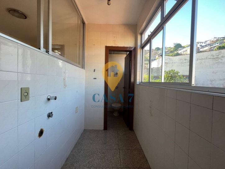 Apartamento à venda com 3 quartos, 100m² - Foto 2