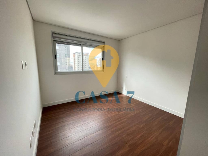 Apartamento à venda com 4 quartos, 208m² - Foto 7