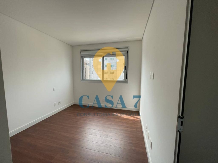 Apartamento à venda com 4 quartos, 208m² - Foto 18