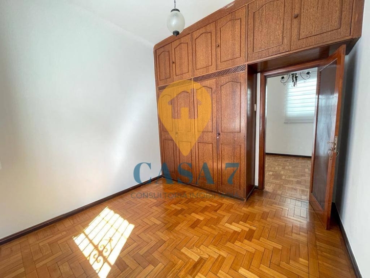 Casa à venda com 4 quartos, 300m² - Foto 3