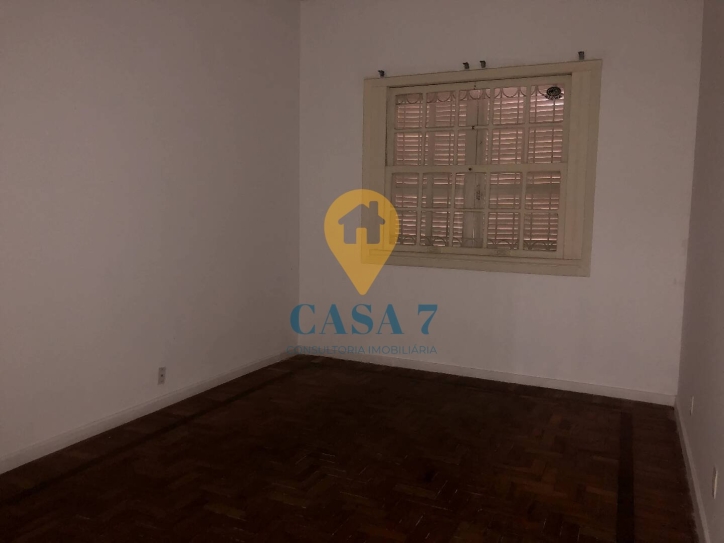 Casa à venda com 3 quartos, 309m² - Foto 2