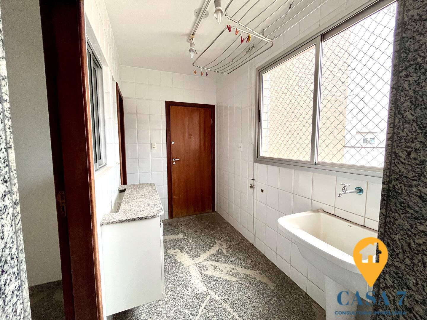 Apartamento para alugar com 4 quartos, 160m² - Foto 8