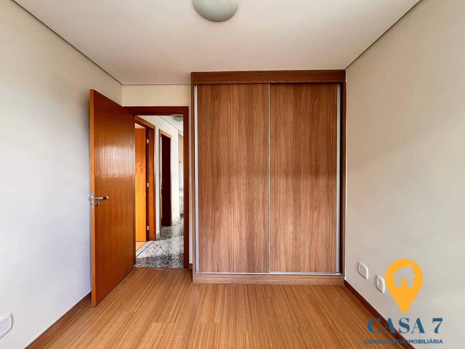 Apartamento à venda com 3 quartos, 257m² - Foto 11