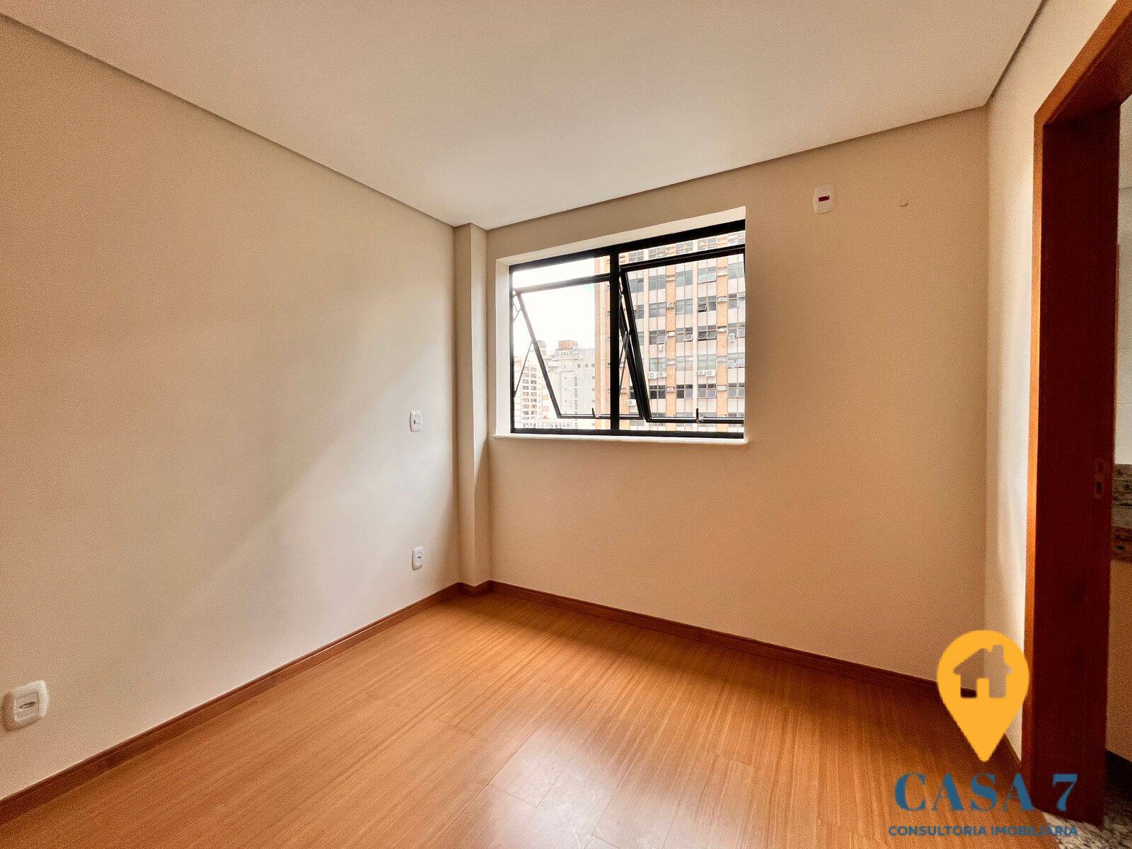 Apartamento à venda com 3 quartos, 257m² - Foto 10