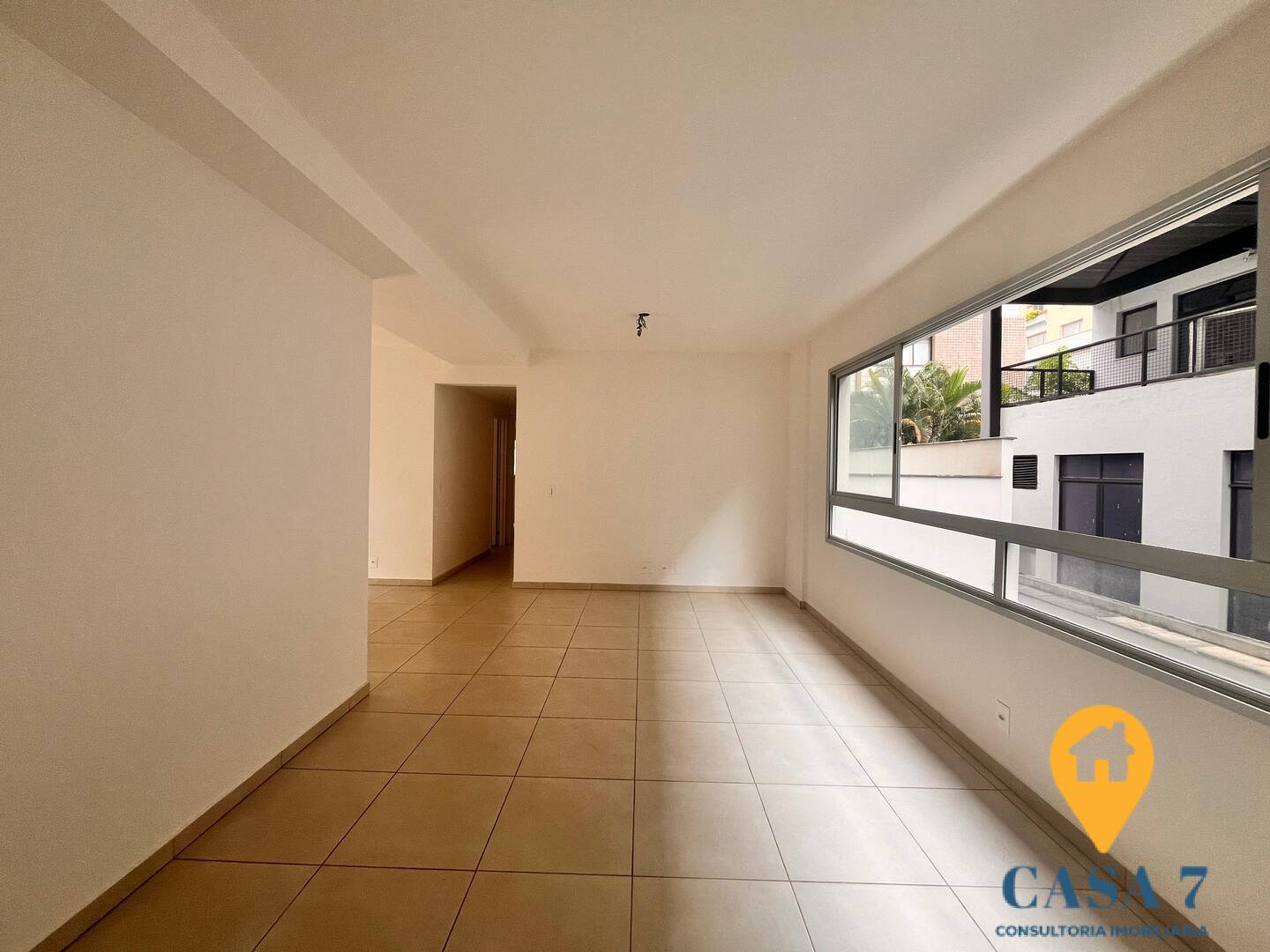 Apartamento para alugar com 3 quartos, 195m² - Foto 2