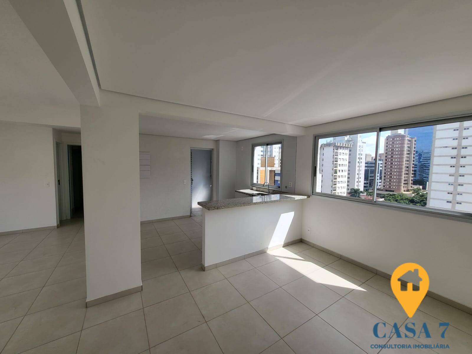 Apartamento à venda com 4 quartos, 180m² - Foto 1