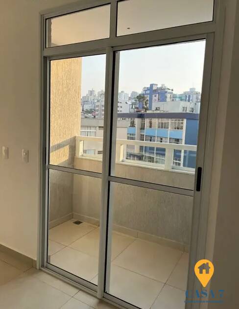 Apartamento à venda com 3 quartos, 76m² - Foto 4