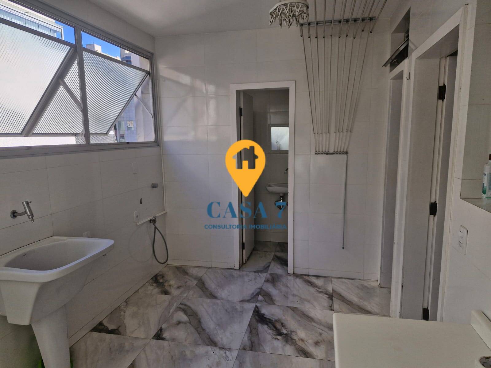 Apartamento para alugar com 4 quartos, 190m² - Foto 13